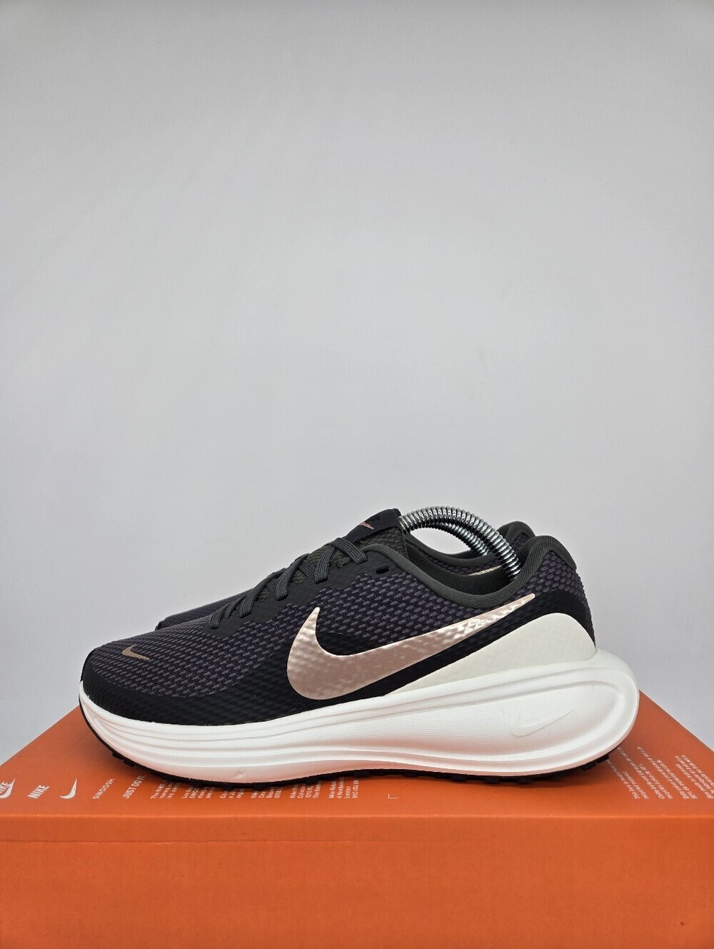 Nike Women's Revolution 8 Medium Ash Metallic Red Bronze Running Shoes Size 6